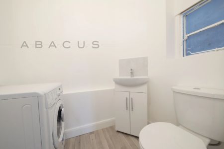 3 Bedroom Flat - Photo 4