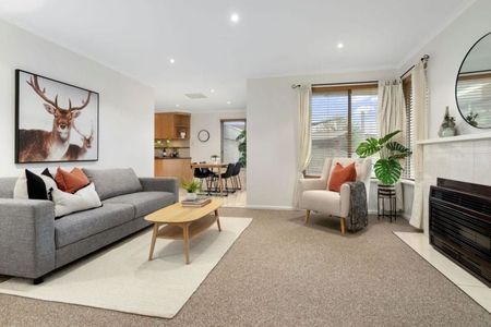 544 Colleen Place, Lavington - Photo 2