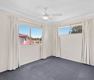 Beautiful Family Home in a Prime Location! - Photo 5