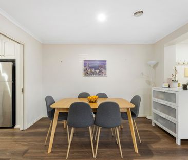 23 Botanic Walk, Mont Albert North VIC 3129 - Townhouse For Rent | ... - Photo 3