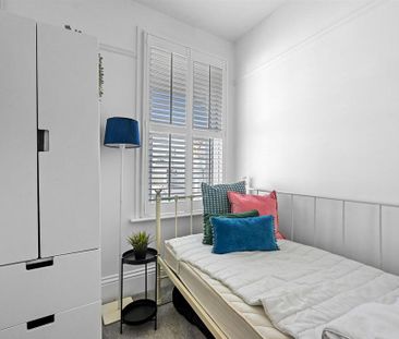 5 bedroom end of terrace house to rent - Photo 3