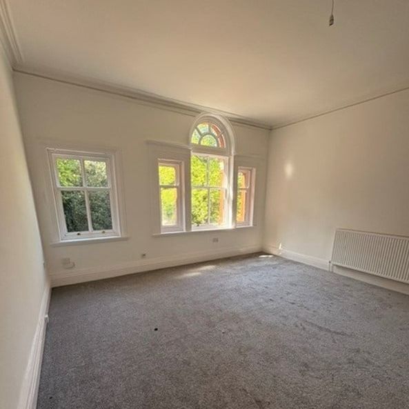 1 Bed Flat, Overleasowe, CH43 - Photo 1