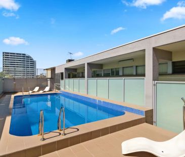 AMAZING LOCATION AND ROOFTOP SWIMMING POOL - Photo 3