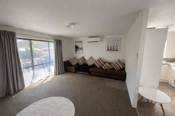 3-bedroom home near schools - Photo 1