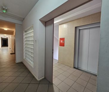 Dwupokojowe mieszkanie z zachodnią panoramą. - Photo 3