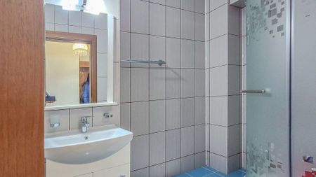 Apartament Spațios de 2 Camere | Zona Răcădău | 2 Bă... - Fotografie 5