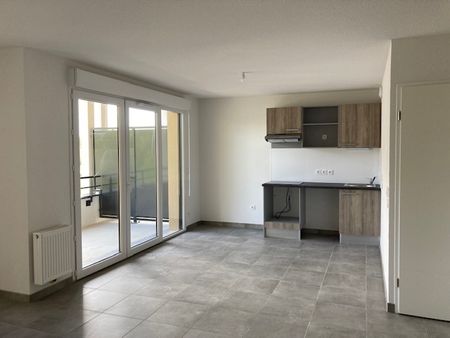 Location Appartement 3 pièces 68m² - Photo 3