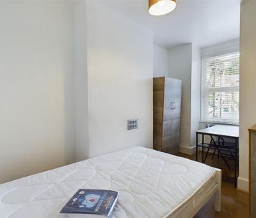 6 bedroom terraced house to rent - Photo 5