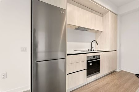 For Lease - 2495 Eglinton Avenue Unit# 906, Mississauga, Ontario - Photo 2