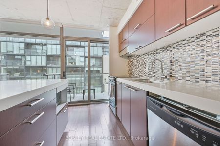 550 Wellington Lofts 55 , #916 - Photo 2