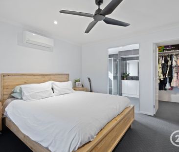 Large Family Home with Solar Power - Photo 3