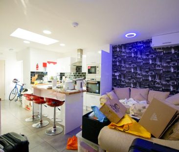 5 bedroom terraced house to rent - Photo 1