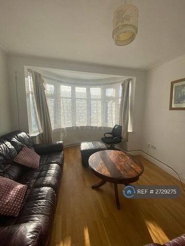 3 bedroom terraced house to rent - Photo 5