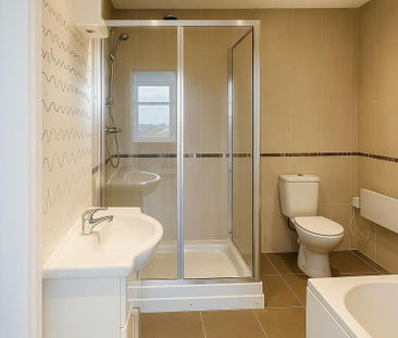 2 bedroom penthouse to rent - Photo 5 | Rentumo