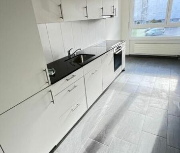 Beautiful bright 3 1/2 room apartment - Photo 3