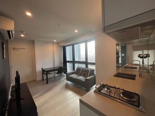 Furnished 2 Bedroom Apartments with City View in Central Location! - Photo 1