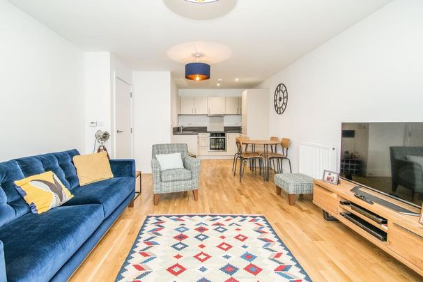 2 bedroom flat to rent - Photo 1