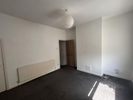 2 bedroom end of terrace house to rent - Photo 5