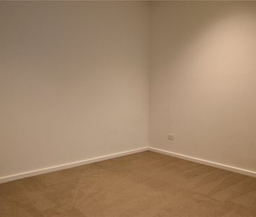 Australis: 35th Floor - Spacious One Bedroom Apartment in The Heart... - Photo 5