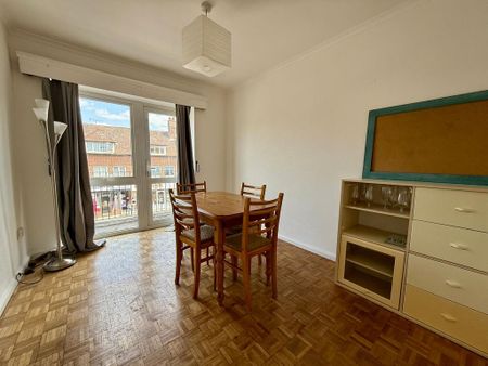 3 bedroom apartment to rent - Photo 2