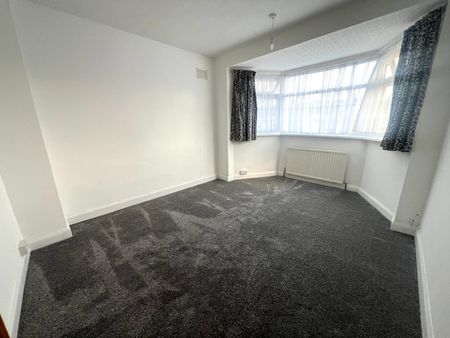 Warner Close, Harlington, Hayes, UB3 5LG - Photo 3