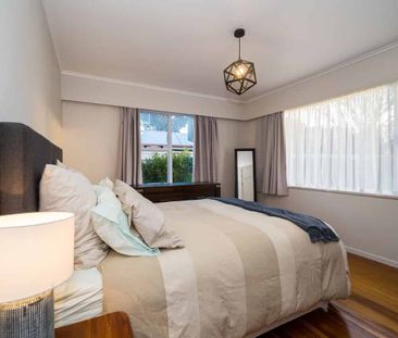 Large Home On Cameron - Photo 2