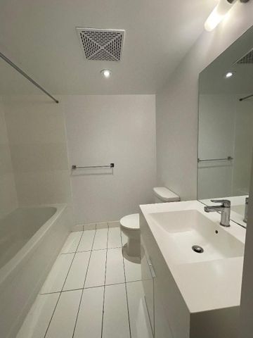 For Lease - 15 Iceboat Terrace Unit# 1603, Toronto, Ontario - Photo 4