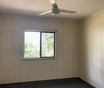 Freshly renovated 4 home - Photo 3