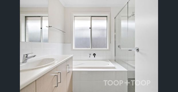 Bright and spacious 4-bedroom home - Photo 1