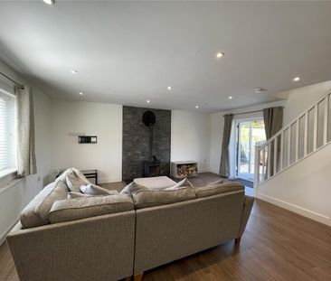 3 bedroom semi-detached house to rent - Photo 1