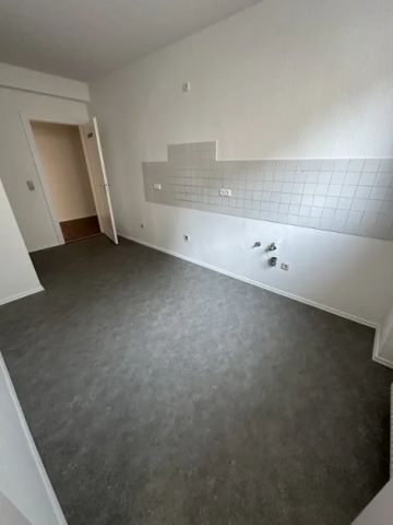 Charmante 2-Zimmer-Wohnung mit Küche und Bad in zentraler Innenstadtlage! Frei ab sofort! - Photo 2