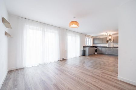 5 bedroom detached house to rent - Photo 3