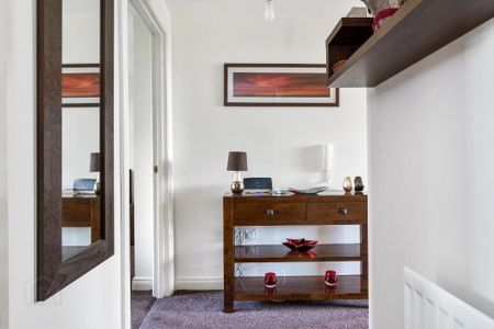 15 Lady Wallace Crescent, Lisburn, BT28 3GP - Photo 4