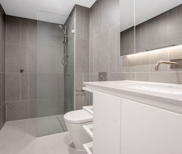 Comfort Meets Convenience, Welcoming Two-Bedroom Apartment in Metropol - Photo 2