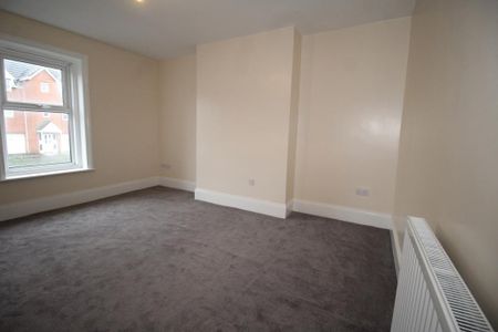 3 bedroom apartment to rent - Photo 4