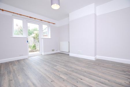 3 bedroom semi-detached house to rent - Photo 2