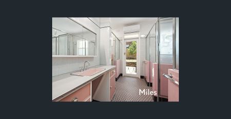 CHARMING THREE BEDROOM HOME - Photo 5