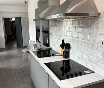 8 bedroom terraced house to rent - Photo 4