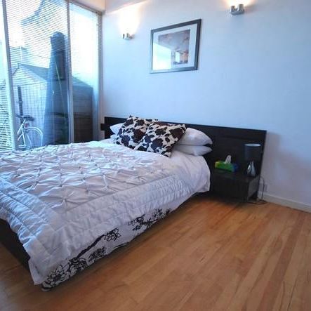 2 bedroom flat in 2 Fawe Street - Photo 1