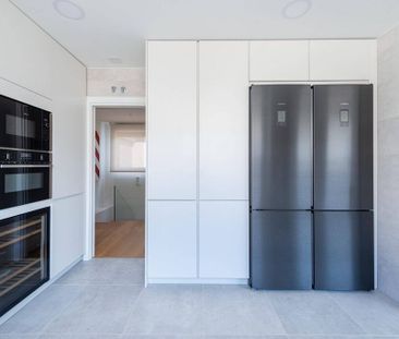 Luxury penthouse for rent in Madrid, Autonomous Region of Madrid - Photo 2