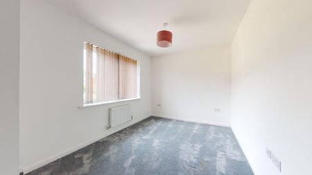 4 bedroom detached house to rent - Photo 3