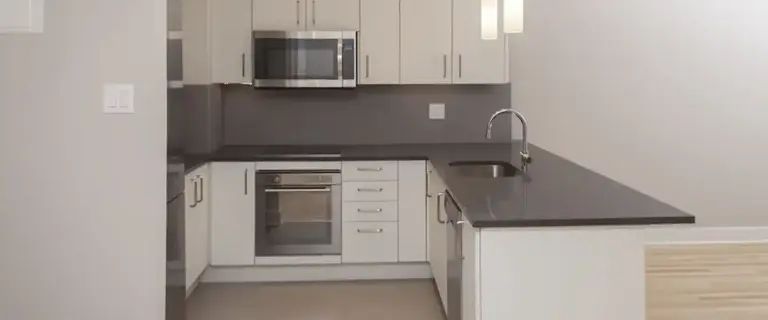 Mountain Place | 3468 Rue Drummond, Montreal - Photo 1