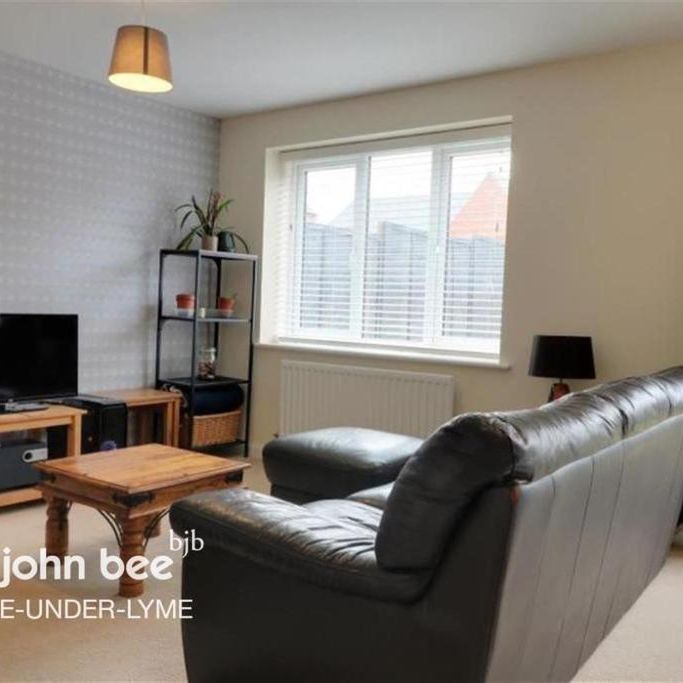 4 bedroom semi-detached house to rent - Photo 1