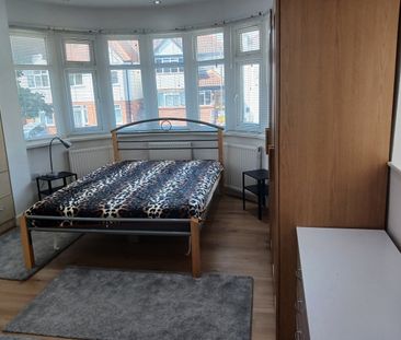 1 Bed Flat, Hendon, NW4 - Photo 3