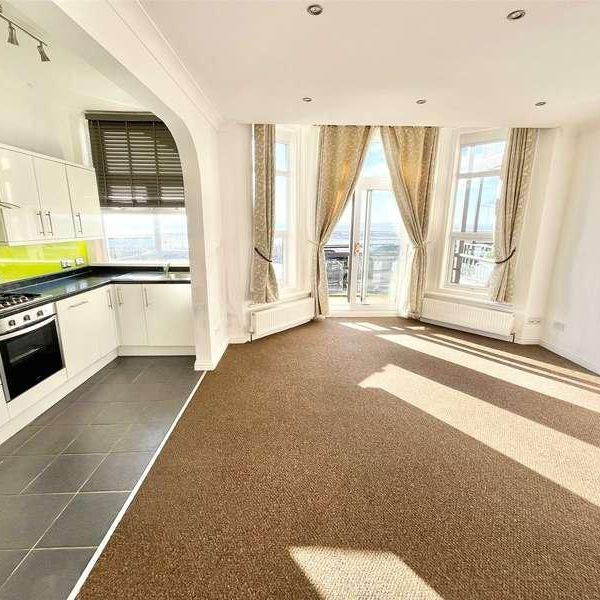 Mount Liell Court East, The Leas, Westcliff-on-sea, Essex, SS0 - Photo 1