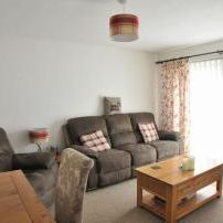 2 Bedroom Bungalow For Rent - Photo 1