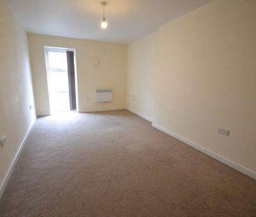 3 bedroom flat to rent - Photo 3