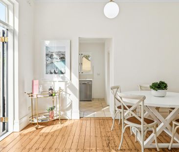 Bright and Airy Semi-Detached Home with Classic Cottage Charm - Photo 5