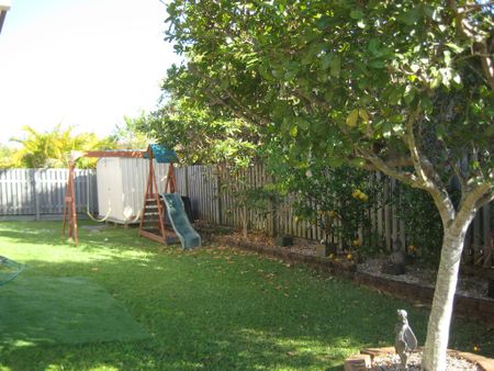 75 Lambor Drive, Mudgeeraba QLD 4213 - House For Rent | Domain - Photo 5