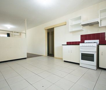 1/137 North Lake Road, Willagee WA 6156 - Photo 2